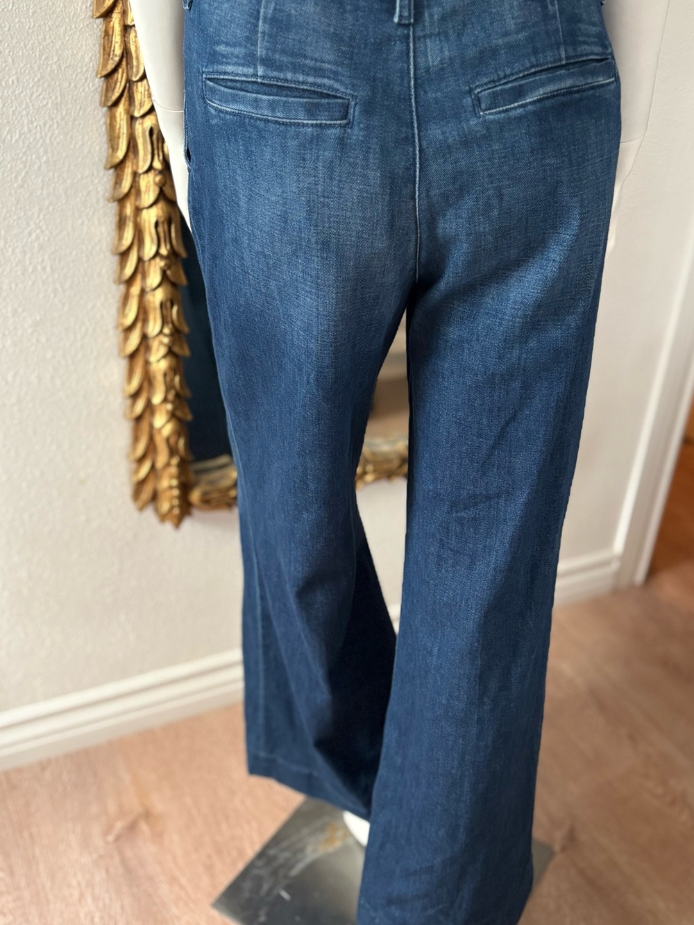 Frank & Eileen West Village Wide-Leg Trouser
Italian Dream Light
Denim S/4 $348 - Picture 3 of 14